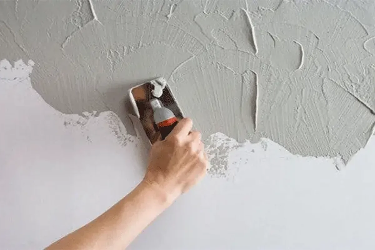 saten alçı uygulaması ile pürüzsüz duvar yüzeyi hazırlığı